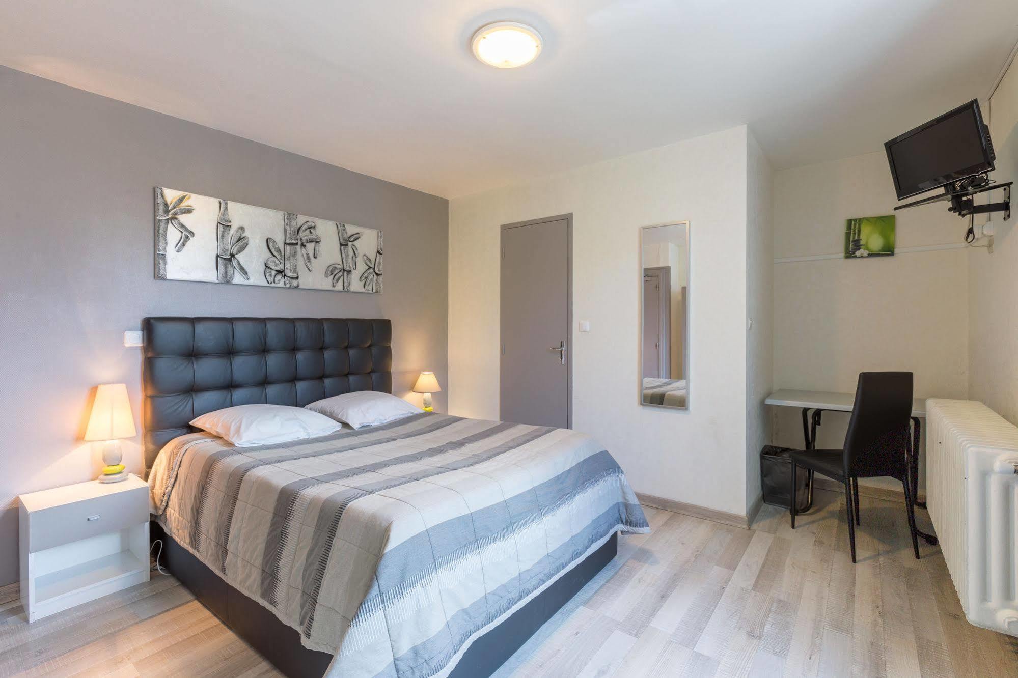 Alp'Hotel Voreppe Eksteriør billede